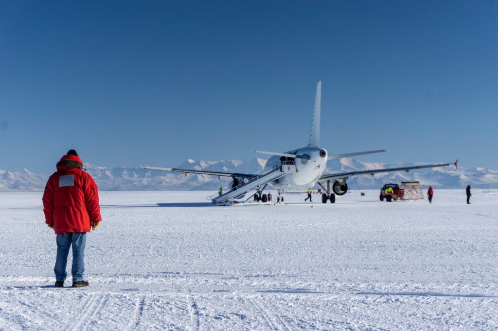 phoenix_airfield_mcmurdo_station_antarctica.jpg