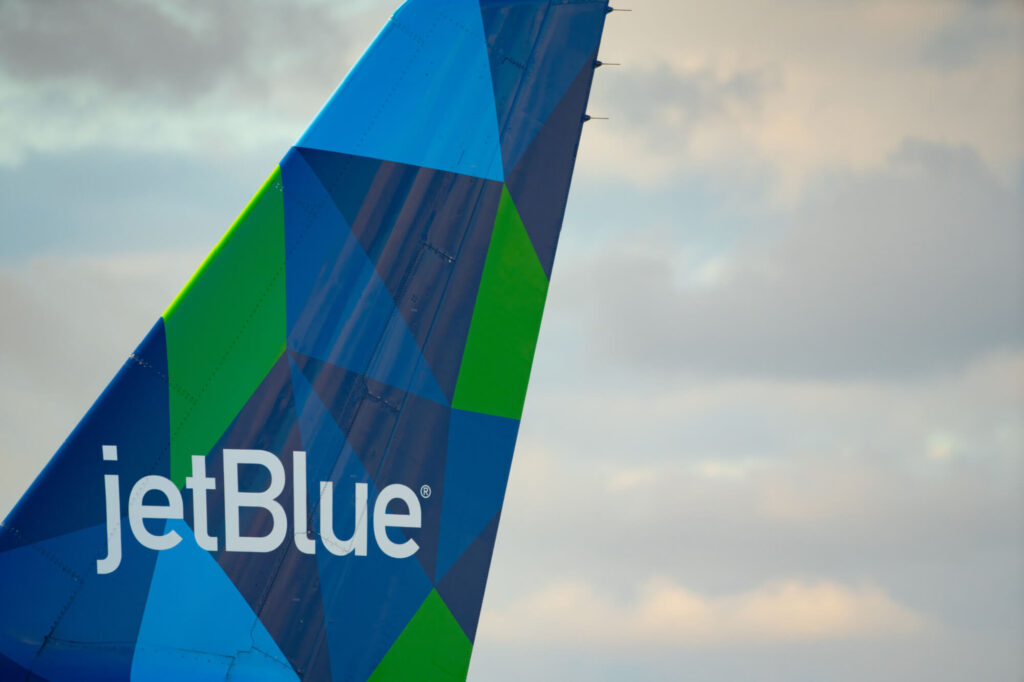 photo_of_a_jetblue_tail.jpg