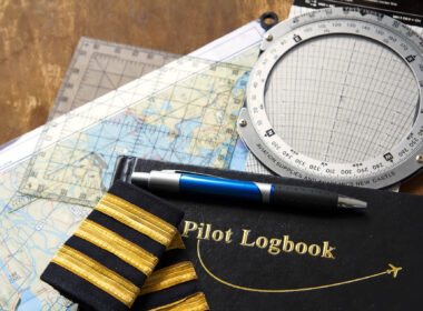 pilot_logbook_stripes_map_and_calculator.jpg