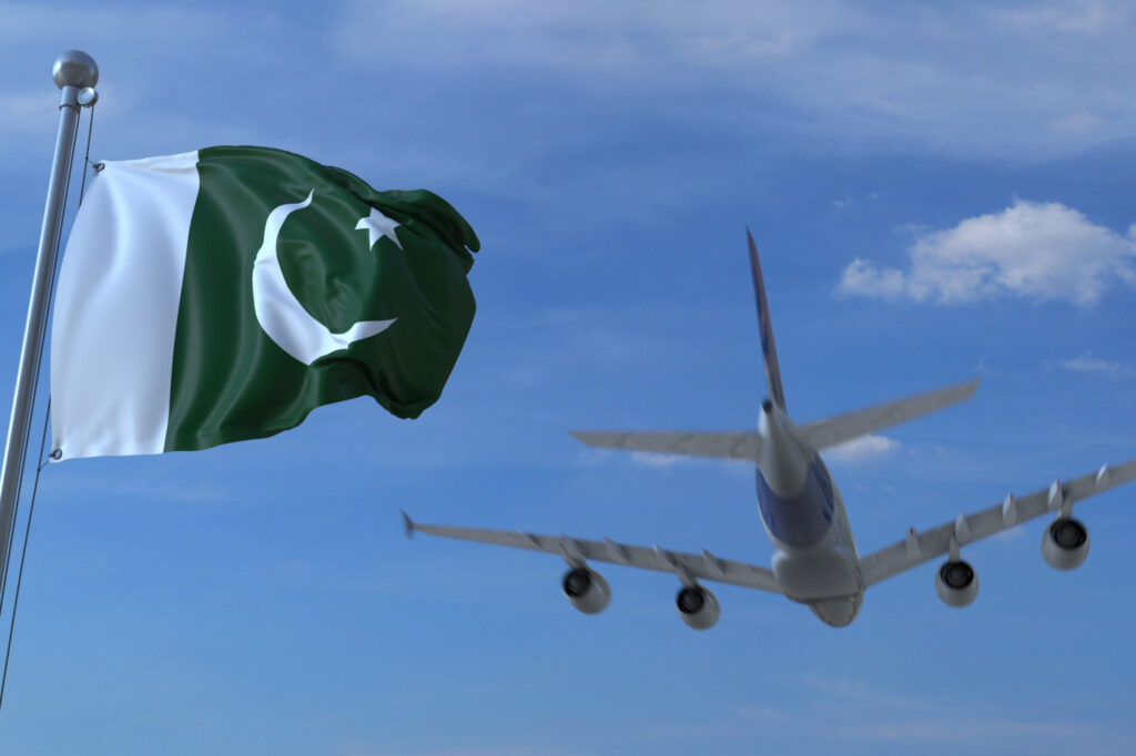 plane_landing_in_pakistan.jpg