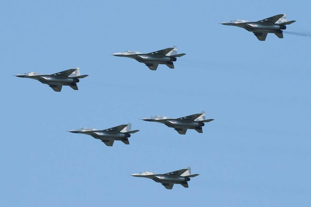 polish_air_force_mig-29_formation.jpg