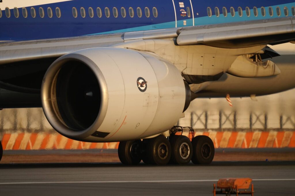 pratt__whitney_pw4074_b777.jpg