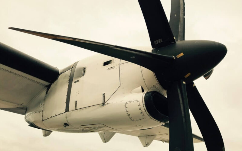 propellor_and_engine_of_an_atr_72_turboprop_airplane-1.jpg