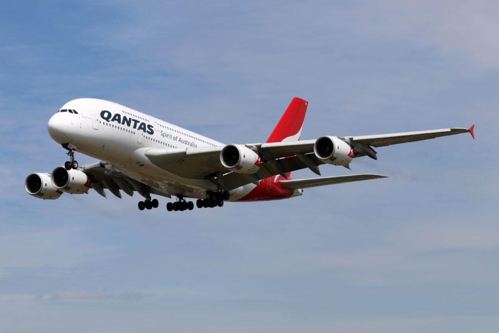 qantas_airbus_a380-842_vh-oqc_london_heathrow.jpg