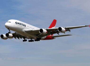 qantas_airbus_a380-842_vh-oqc_london_heathrow.jpg