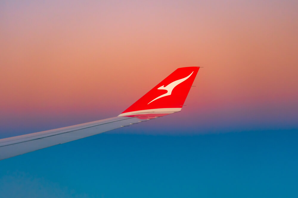 qantas_airways_plane_wing_at_sunrise-1-1.jpg