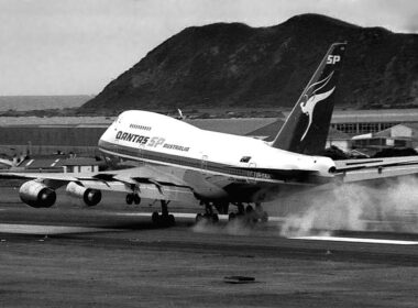 qantas_boeing_747.jpg