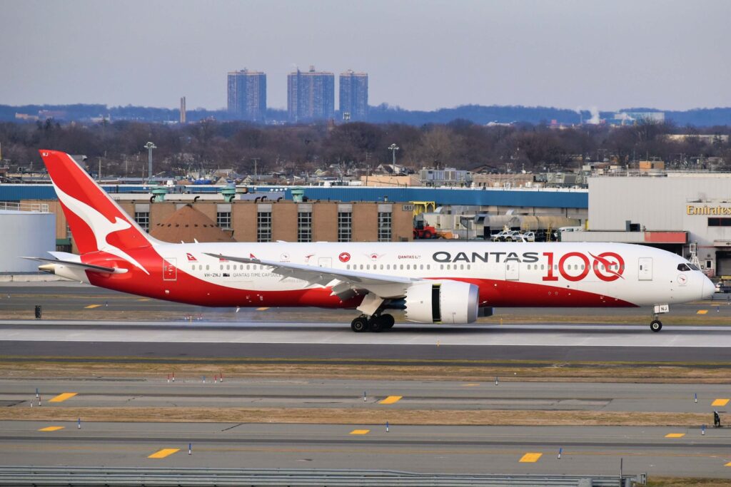 qantas_boeing_787-9_dreamliner_vh-znj_100th_anniversary_livery_landing_at_jfk_airport-1.jpg