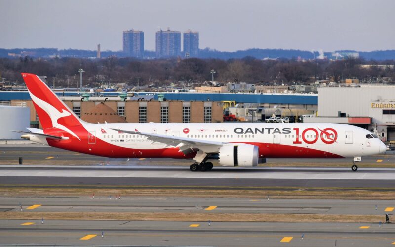 qantas_boeing_787-9_dreamliner_vh-znj_100th_anniversary_livery_landing_at_jfk_airport-1.jpg