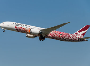 qantas_boeing_787_dreamliner_departing_london_heathrow_airport_lhr-1.jpg