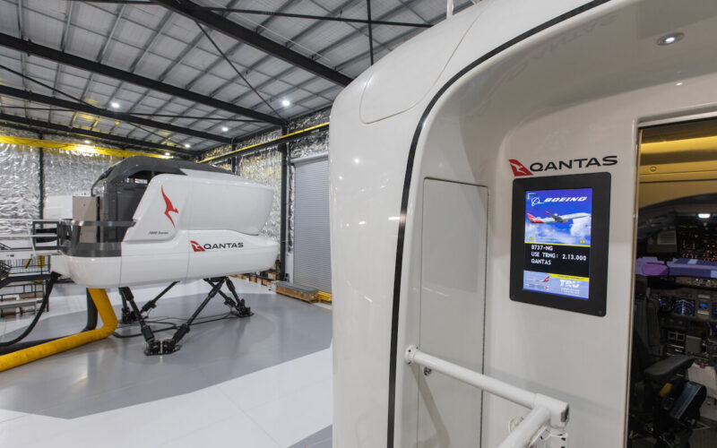 qantas_flight_simulator_b737_bne.jpg