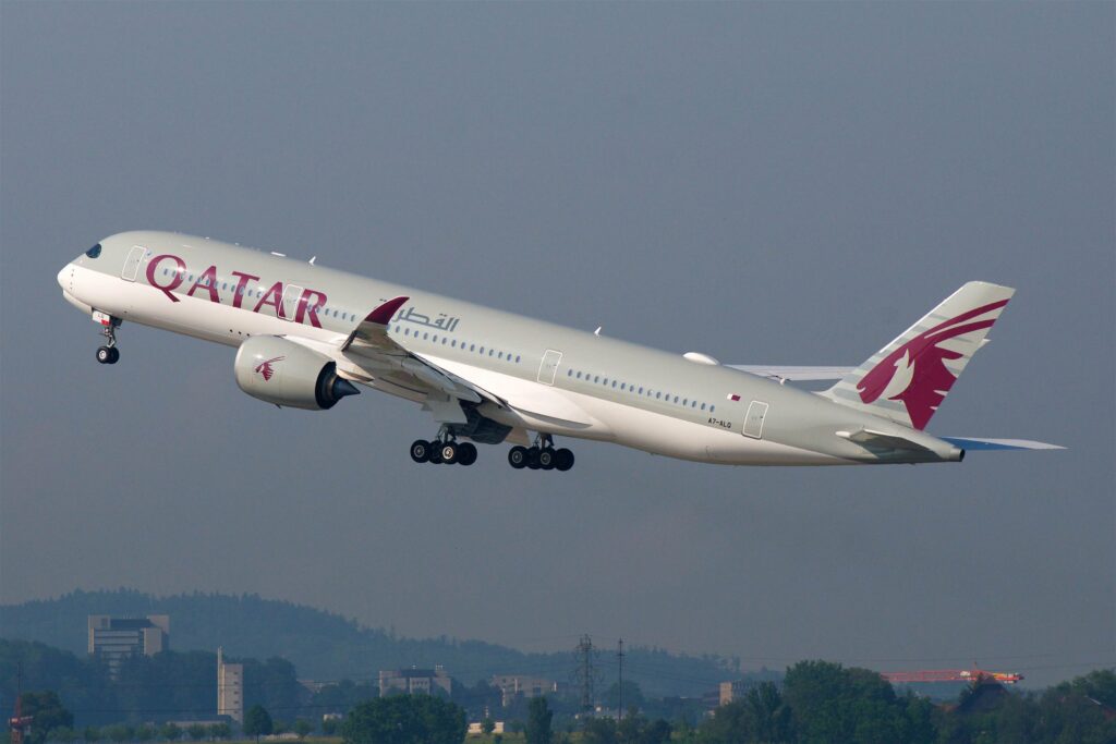 qatar_airways_a350-2.jpg