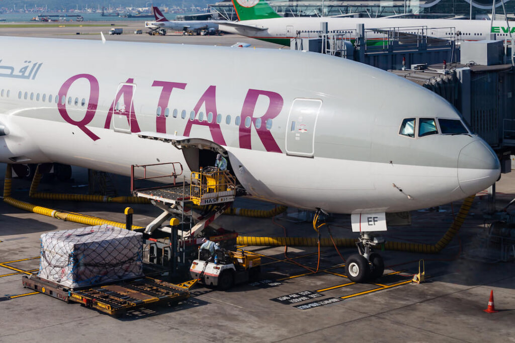 qatar_airways_at_hkia.jpg