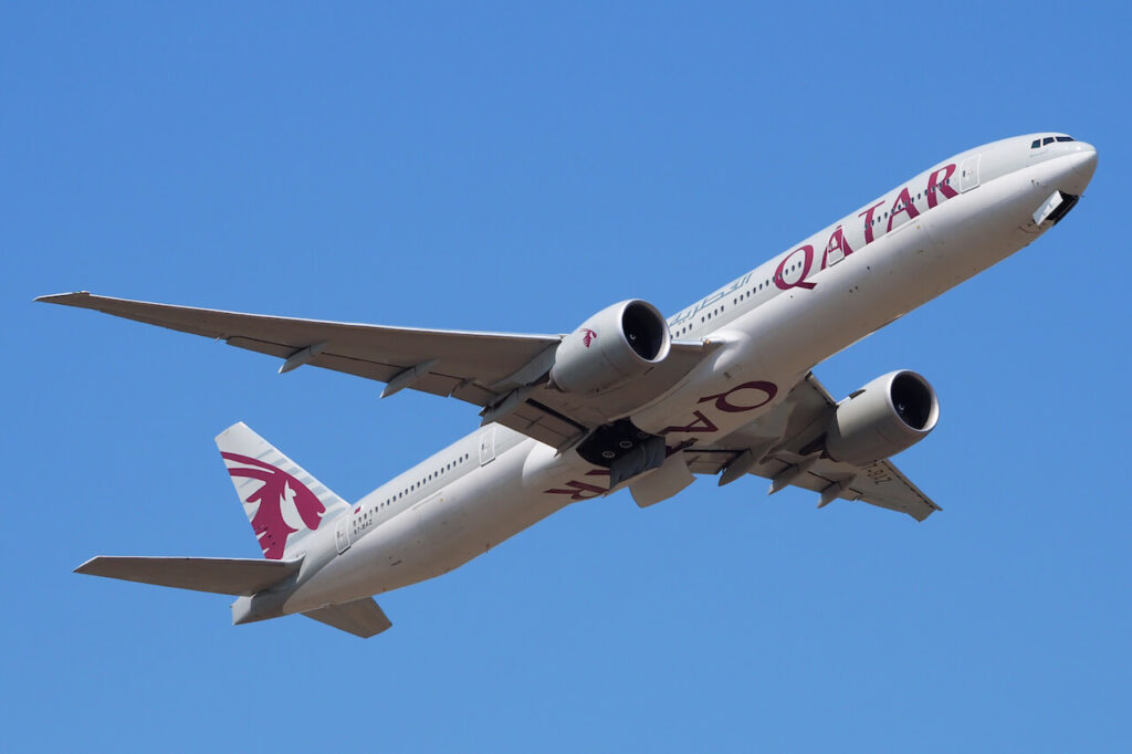 qatar_airways_b777-1.jpg