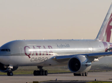 qatar_airways_cargo_boeing_777f_in_frankfurt.jpg