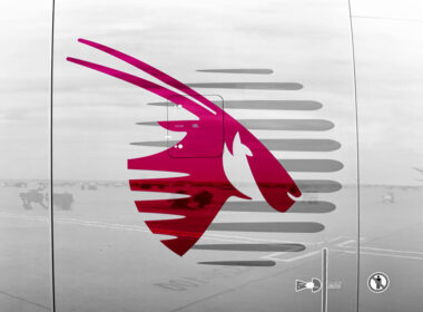 qatar_airways_logo_on_an_aircraft_engine-1.jpg