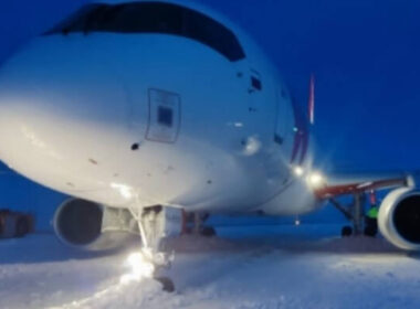 red_wings_airlines_sukhoi_superjet_skids_off_runway_in_russia_.jpg