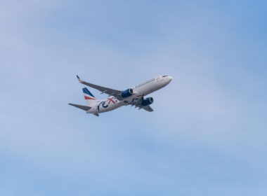 rex_b737_takes_off_from_sydney.jpg