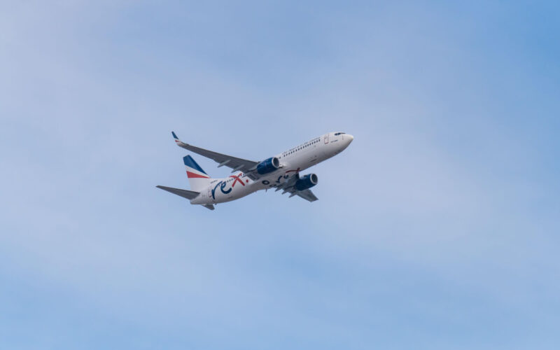 rex_b737_takes_off_from_sydney.jpg