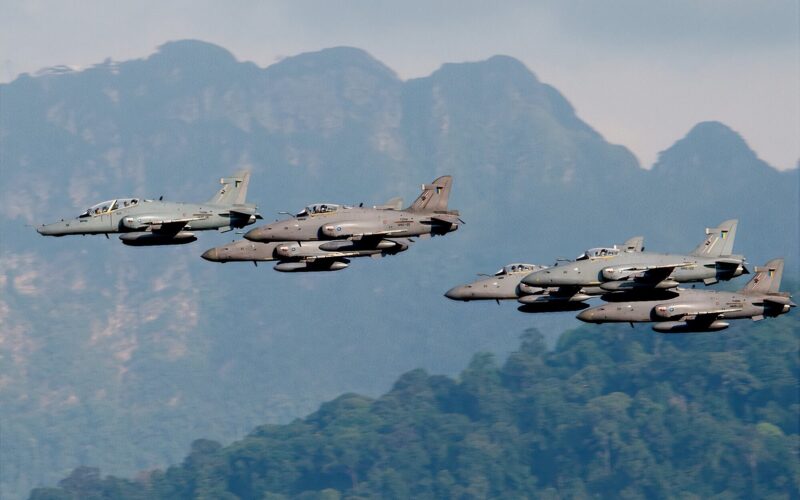 rmaf_hawks_at_lima13.jpg