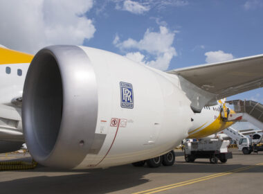 rolls-royce_trent_1000_on_scoot_boeing_787-9_dreamliner.jpg