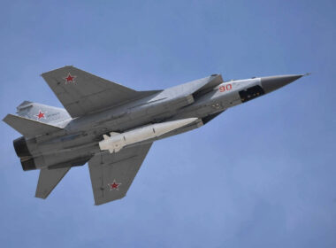 russia_deploys_hypersonic-armed_mig-31s_to_kaliningrad.jpg