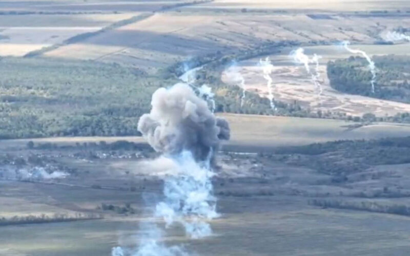 russian_drone_films_bombing_run_as_ukraine_pushes_on_kherson.jpg