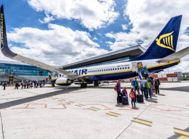 ryanair-boeing-737-800-aircraft-before-flight-from-santiago-spain.jpg