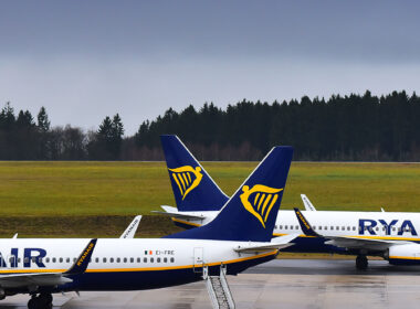 ryanair_aircraft_at_frankfurt_hahn.jpg