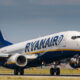 ryanair_b737-800_taking_off.jpg