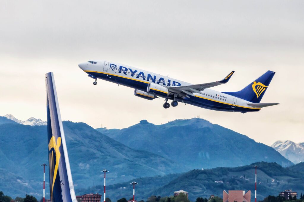 ryanair_boeing_737-3.jpg