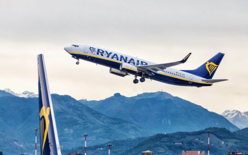 ryanair_boeing_737-3.jpg