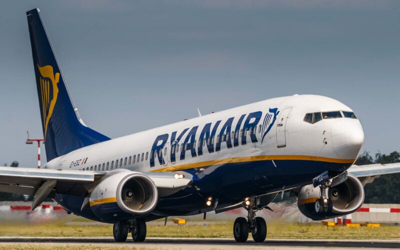 ryanair_boeing_737-800.jpg