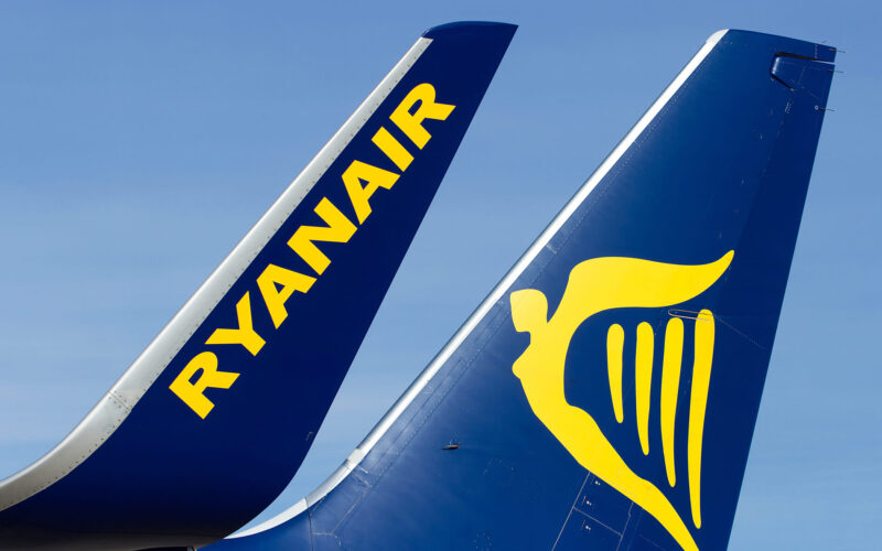 ryanair_boeing_737-800_nextgeneration_winglet_and_tailfin-1.jpg