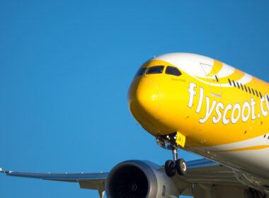 scoot_airlines_787_dreamliner_landing_at_gold_coast_airport.jpg