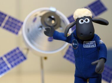 shaun_the_sheep_with_orion_and_european_service_module.jpg