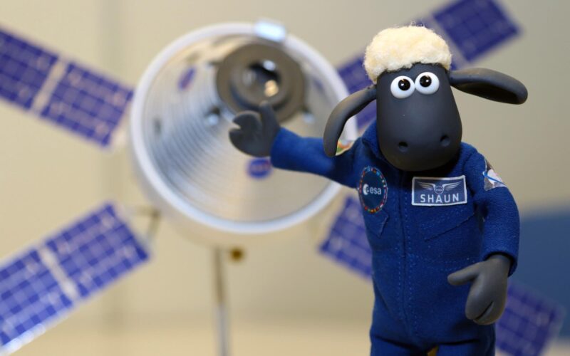 shaun_the_sheep_with_orion_and_european_service_module.jpg