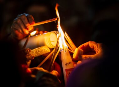 Holy,Fire,Ceremony,From,Jerusalem.,Pilgrims,Come,To,Holy,Sepulchre