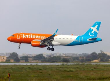 Canada Jetlines Airbus A320-214