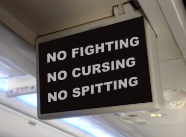 sign_against_unruly_passengers.jpg