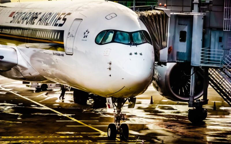 singapore_airlines_airbus_a350_at_singapore_changi_airport_sin-1.jpg