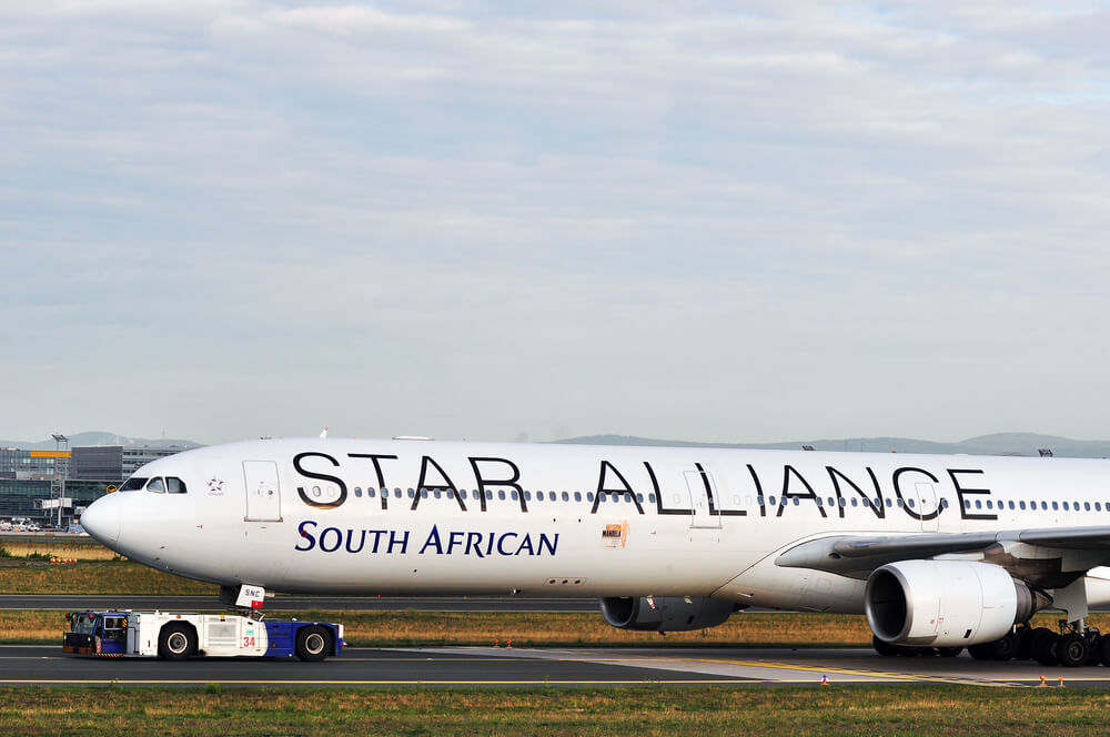 south_african_airways_airbus_a340_in_star_alliance_livery_in_frankfurt_airport.jpg