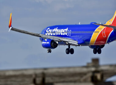 southwest_airlines_plane_preparing_to_land.jpg