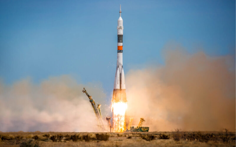 soyuz_spacecraft_taking_off_from_baikonur_cosmodrome.jpg