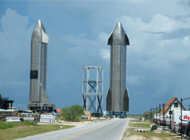 spacex_starship_spacecraft_being_assembled.jpg