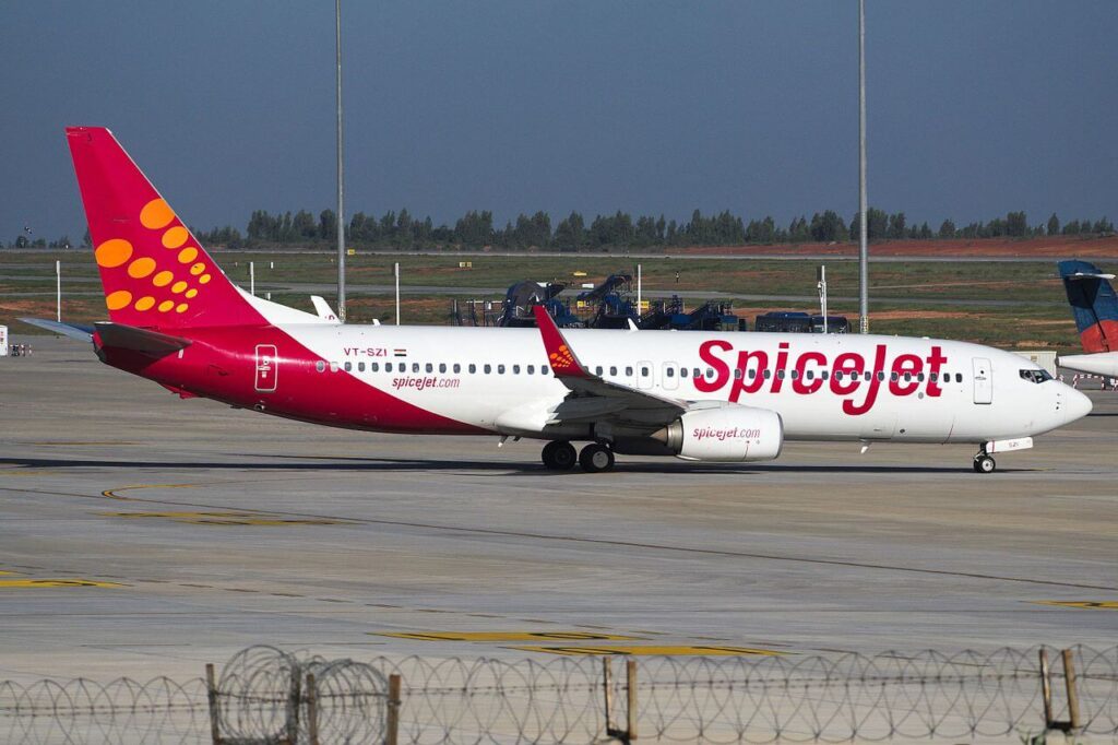 spicejet_cracked_windows-1.jpg