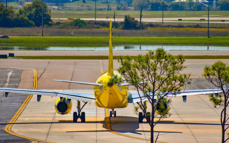 spirit_airlines_aircraft_preparing_for_departure.jpg