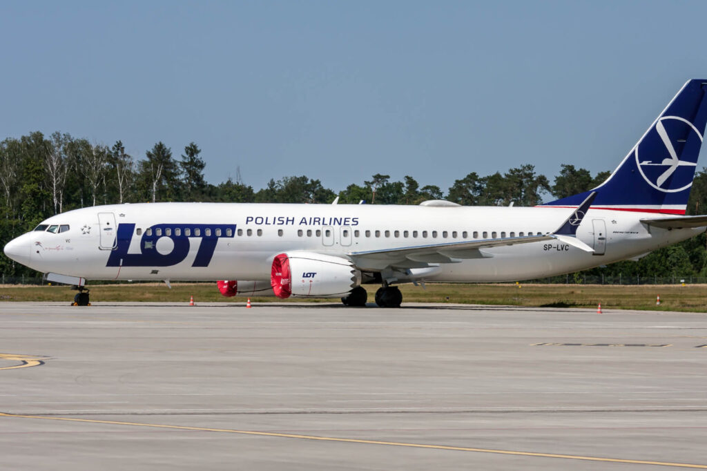 stored_lot_polish_airlines_boeing_737_max.jpg