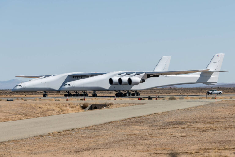 stratolaunch_the_worlds_largest_plane-1.jpg