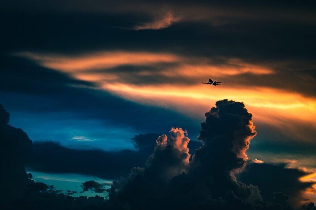 sunset-clouds-1149792_1280-1.jpg